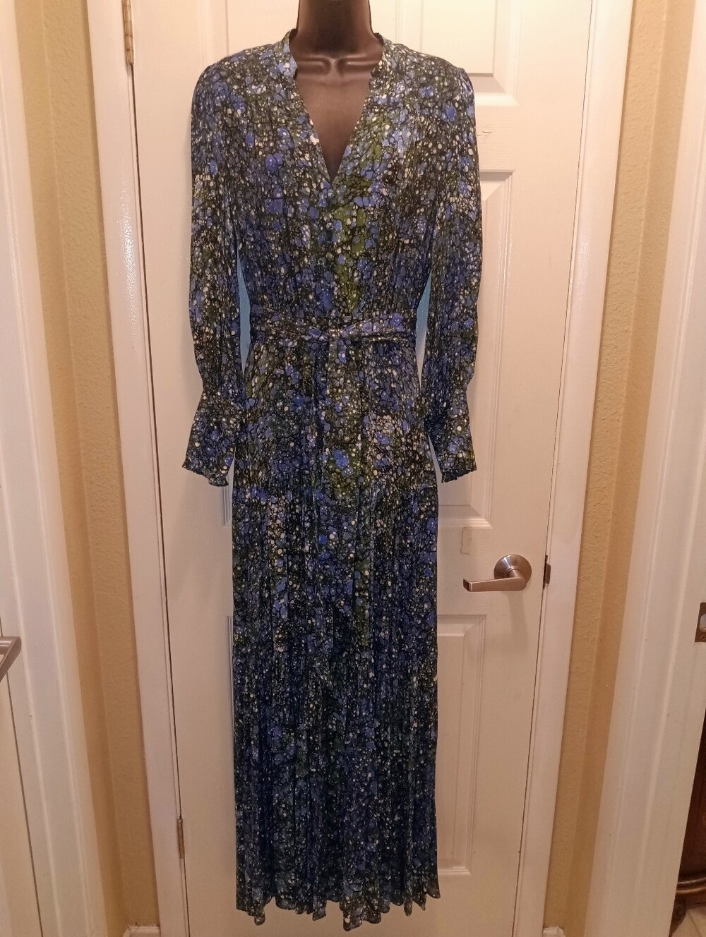Veronica Beard Elegant V-Neck Long Sleeve Full Maxi Dress in Blue and Green